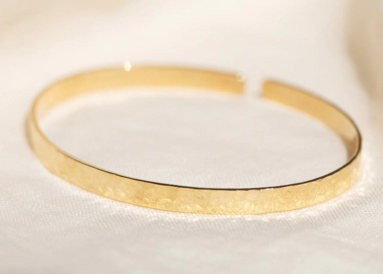 Fred-Open hammered Bangle