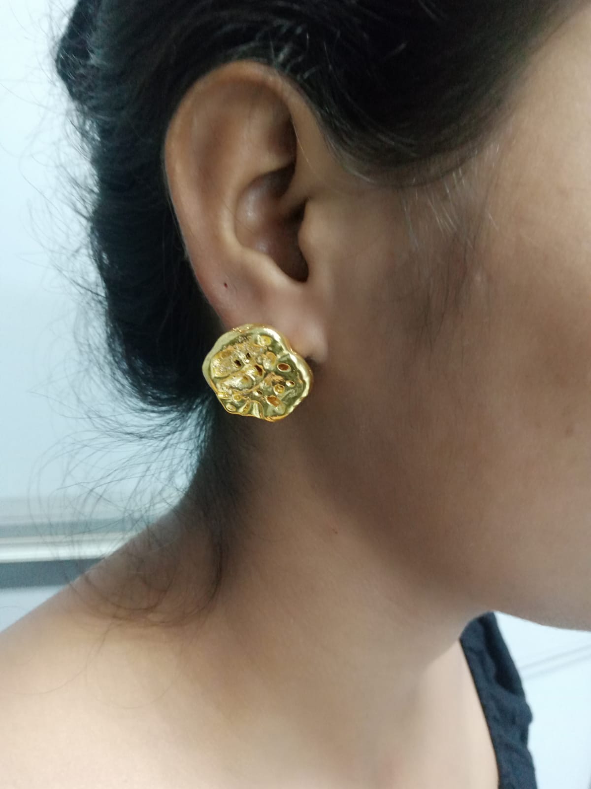 Daric Coin Studs